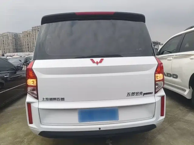Wuling Hongguang Plus — Фото автомобиля 5