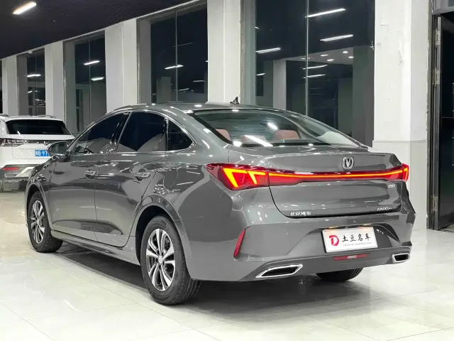 Changan Eado — Фото автомобиля 4
