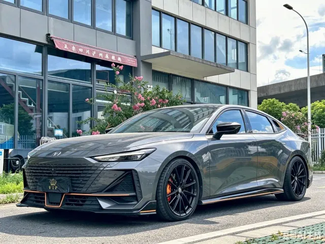 Фотография автомобиля — Changan UNI-V