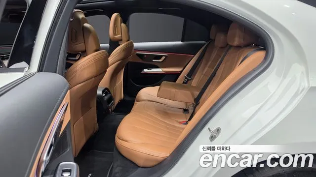 Mercedes-Benz E-Class — Фото автомобиля 16
