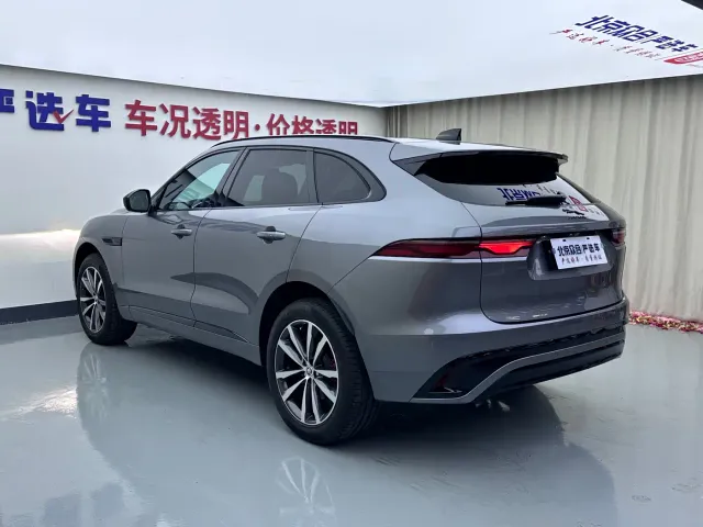 Jaguar F-Pace — Фото автомобиля 23