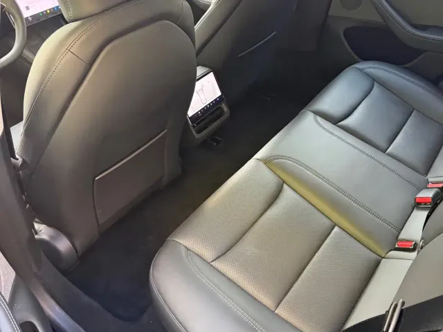 Tesla Model 3 — Фото автомобиля 8
