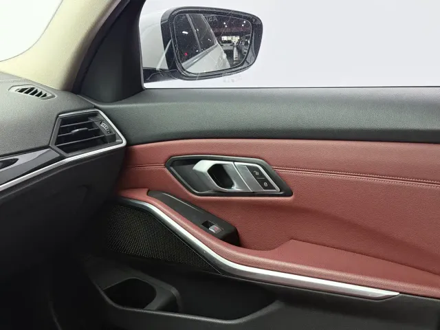 BMW 3 Series — Фото автомобиля 11