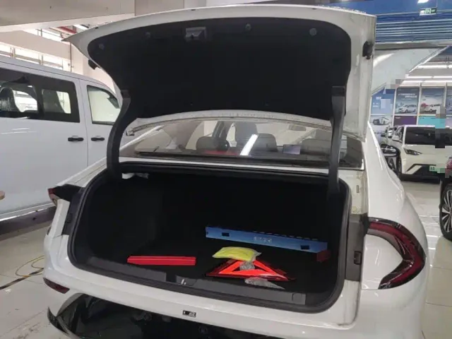 Wuling Starlight — Фото автомобиля 18