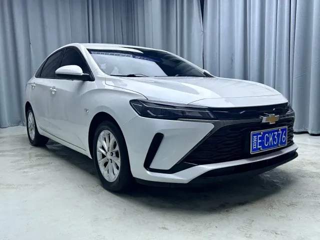 Chevrolet Monza — Фото автомобиля 3