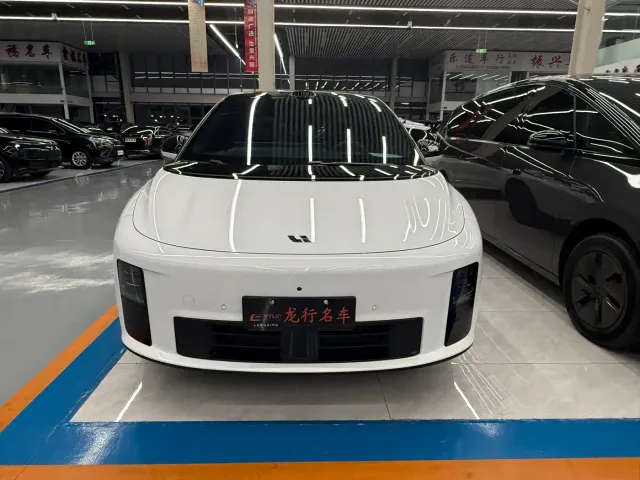 Фотография автомобиля — Li Auto i6