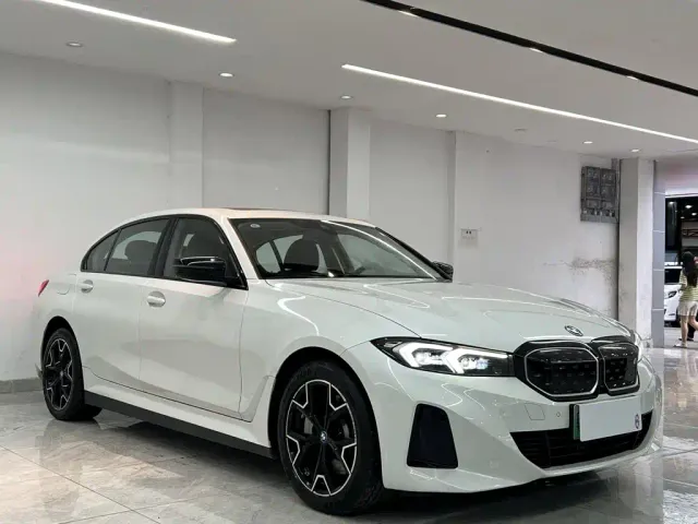 BMW i3 — Фото автомобиля 3