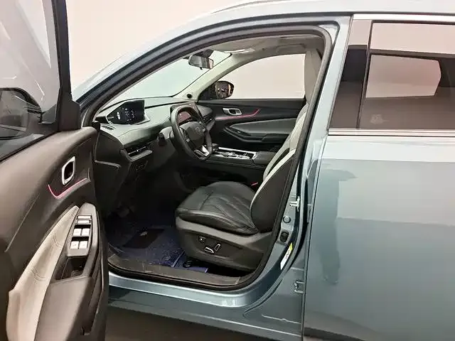 Changan Qiyuan Q05 — Фото автомобиля 12
