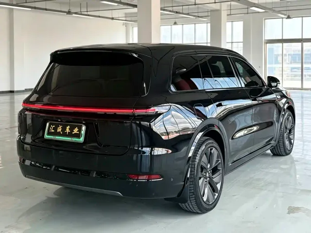 Li Auto L9 — Фото автомобиля 9