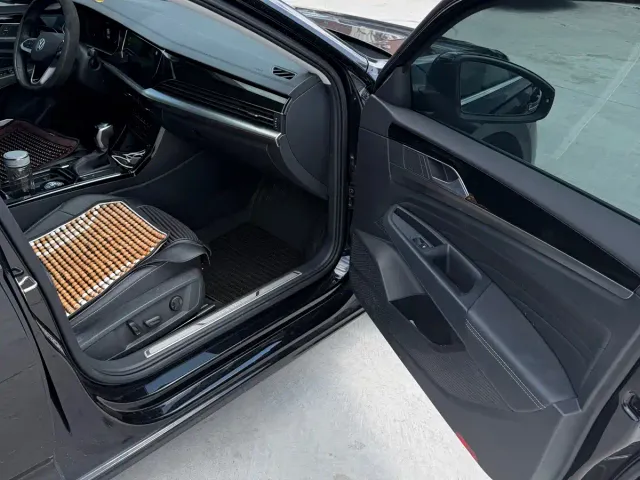Volkswagen Passat — Фото автомобиля 10