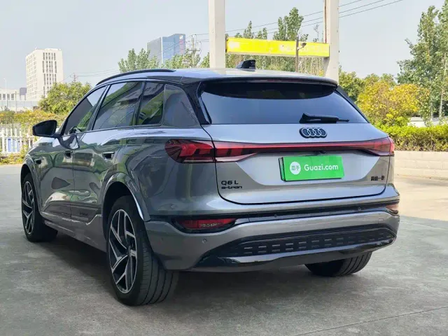 Audi Q6L e-tron — Фото автомобиля 4