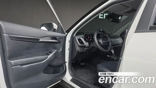 Kia Seltos Новый Seltos Бензин 2.0 2WD — Фото автомобиля 10