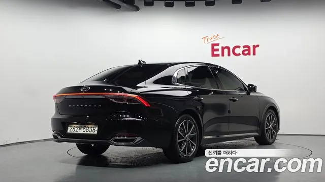 Hyundai Grandeur — Фото автомобиля 2