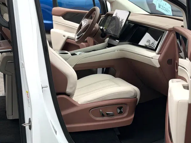 BYD Xia — Фото автомобиля 7