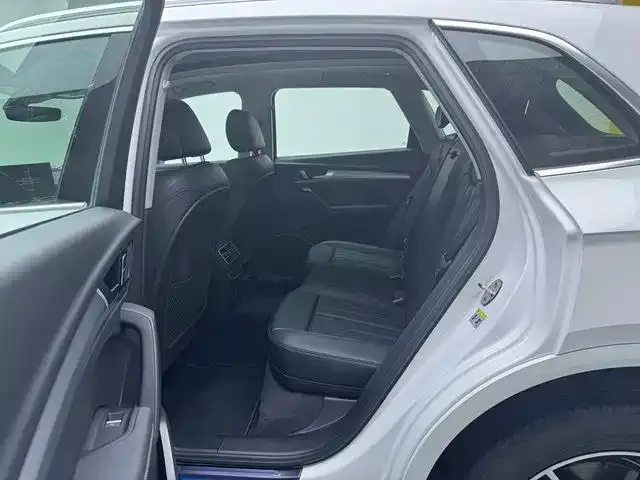 Audi Q5L — Фото автомобиля 8