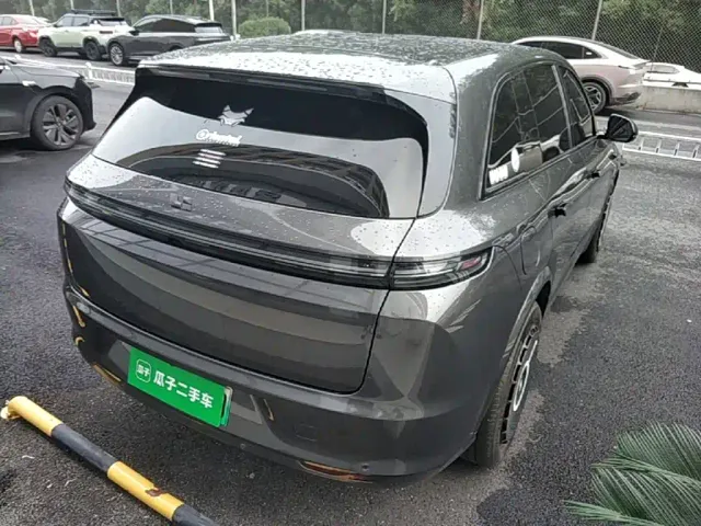 Li Auto L7 — Фото автомобиля 6