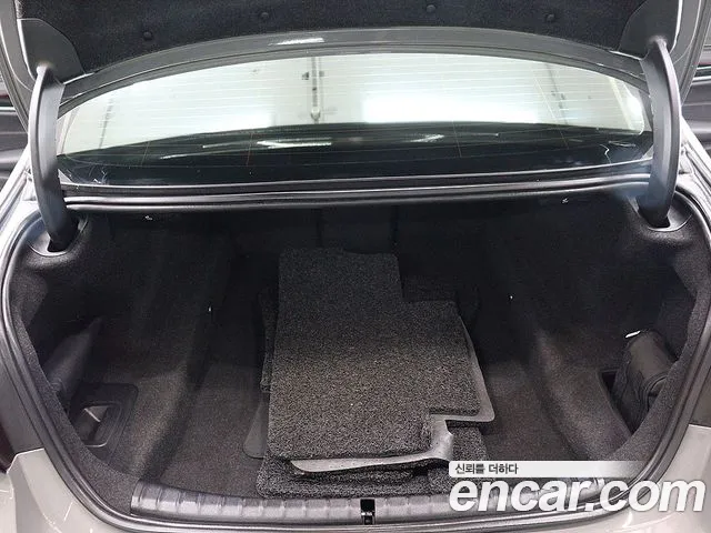 BMW 5-Series — Фото автомобиля 19