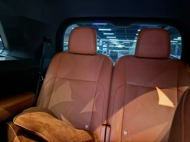 Li Auto L9 — Фото автомобиля 14