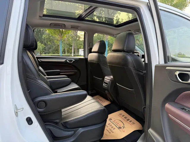 GAC Trumpchi M6 — Фото автомобиля 16