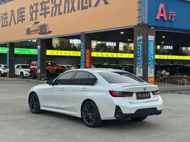 BMW 3 Series — Фото автомобиля 16