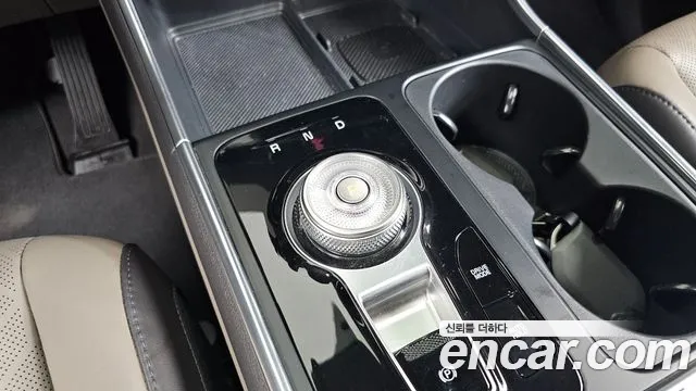 Kia Carnival Generation 4 — Фото автомобиля 9