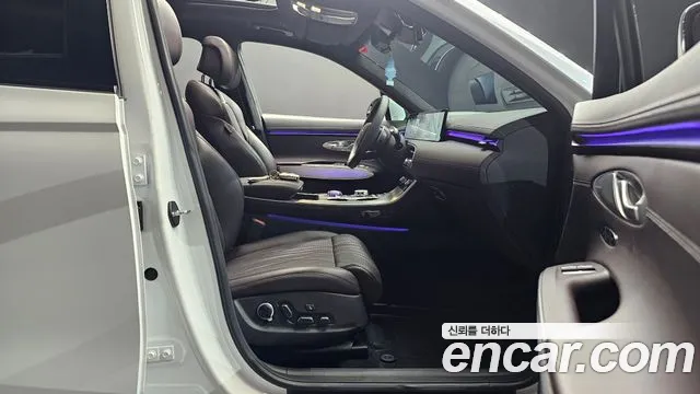 Genesis GV70 2.5T Бензин AWD — Фото автомобиля 8