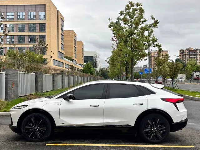 Buick E4 — Фото автомобиля 13