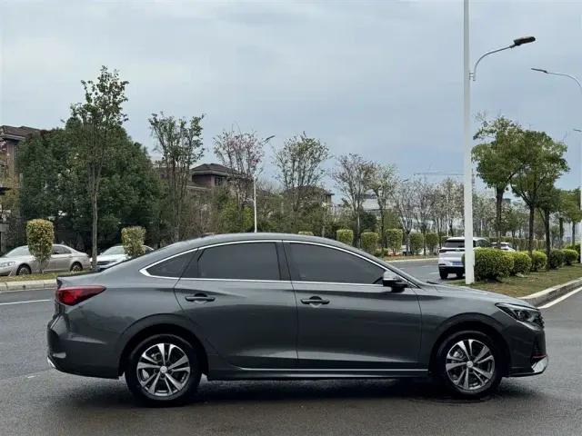 Changan Eado — Фото автомобиля 14