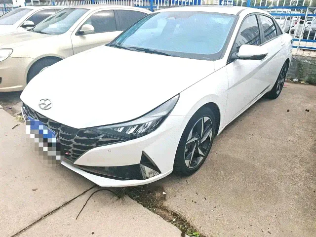 Фотография автомобиля — Hyundai Elantra