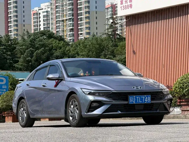 Hyundai Elantra — Фото автомобиля 4
