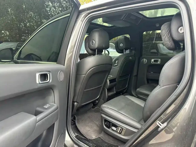 Li Auto L8 — Фото автомобиля 5