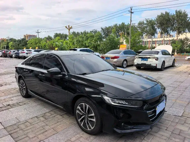 Honda Accord — Фото автомобиля 3