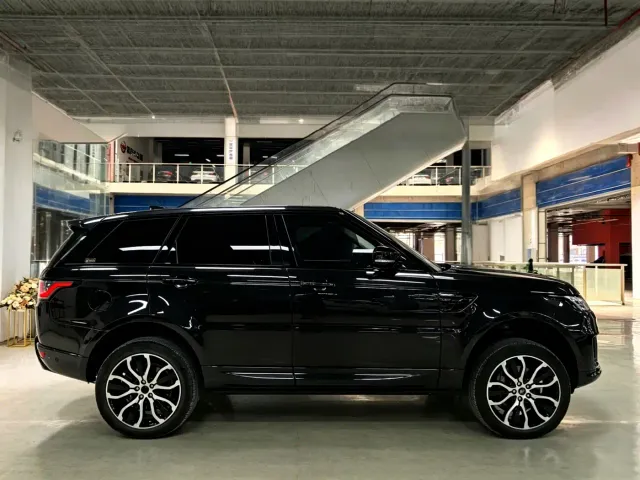 Land Rover Range Rover Sport — Фото автомобиля 21