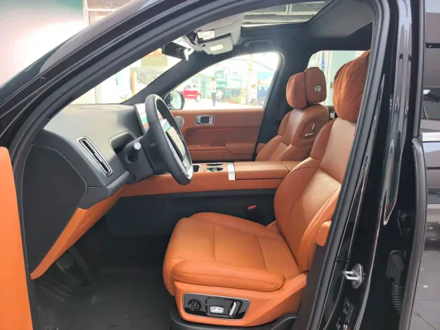 Li Auto L7 — Фото автомобиля 6