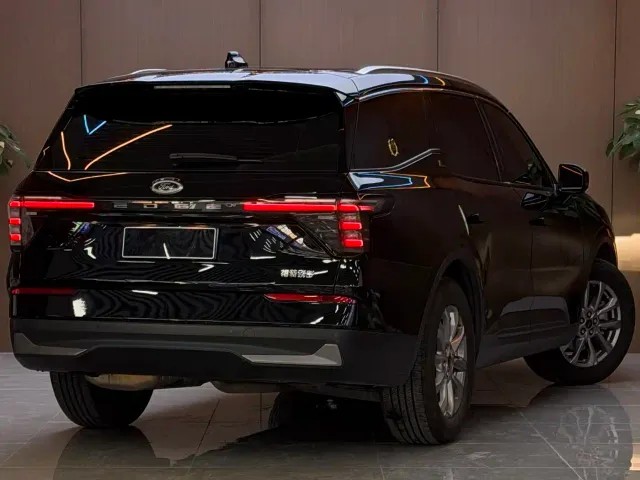 Ford Edge — Фото автомобиля 9