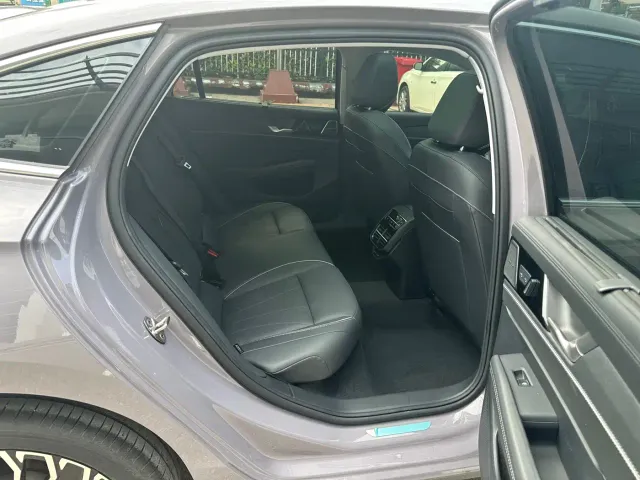 Volkswagen Passat — Фото автомобиля 17