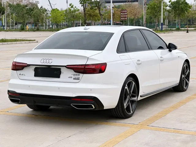 Audi A4L — Фото автомобиля 11