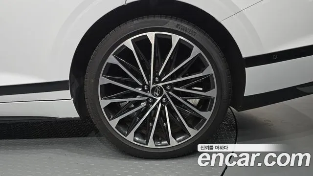 Hyundai Grandeur GN7 — Фото автомобиля 6