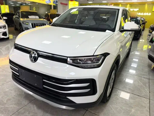 Фотография автомобиля — Volkswagen Tharu