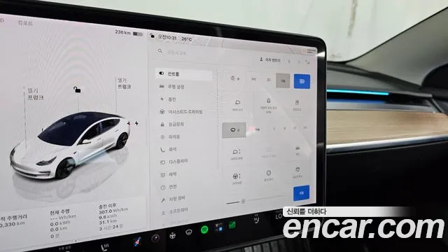 Tesla Model 3 — Фото автомобиля 17