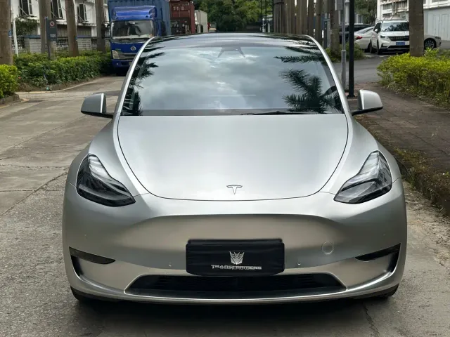 Tesla Model Y — Фото автомобиля 2