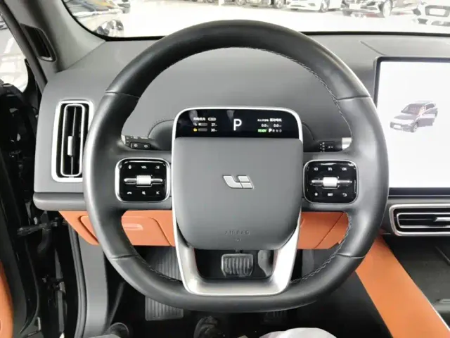 Li Auto L7 — Фото автомобиля 10