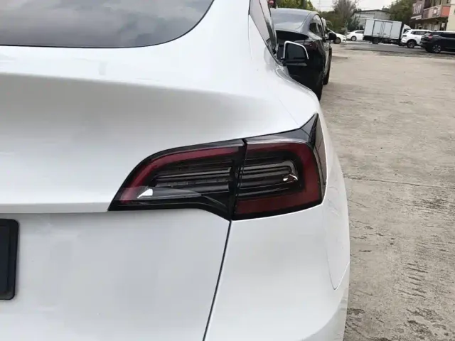 Tesla Model Y — Фото автомобиля 7