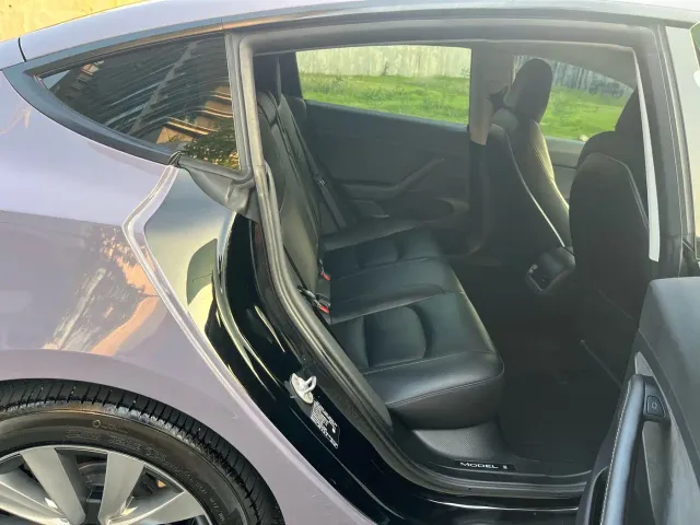 Tesla Model 3 — Фото автомобиля 12