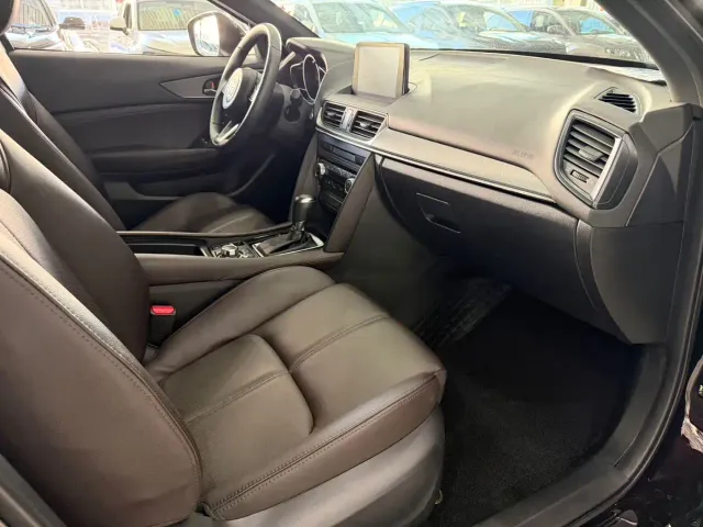 Mazda CX-4 — Фото автомобиля 8