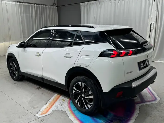 Peugeot 2008 — Фото автомобиля 4