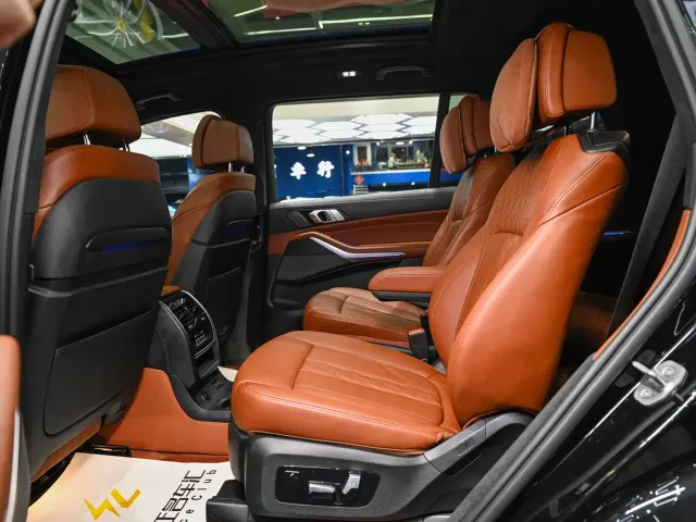 BMW X7 — Фото автомобиля 19