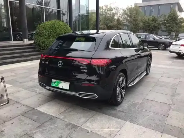 Mercedes-Benz EQE SUV — Фото автомобиля 2