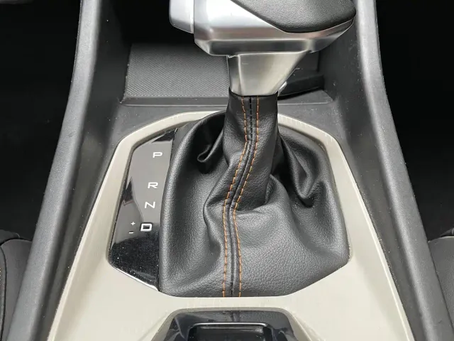 Dongfeng Yixuan — Фото автомобиля 12