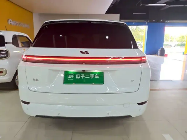 Li Auto L7 — Фото автомобиля 5